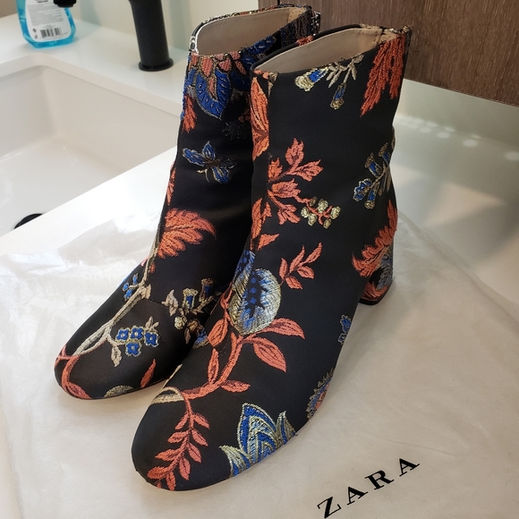 Zara Floral Ankle Boots - Picture 3 of 9